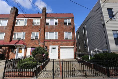 This browser is no longer supported. . 2 family house for sale in queens